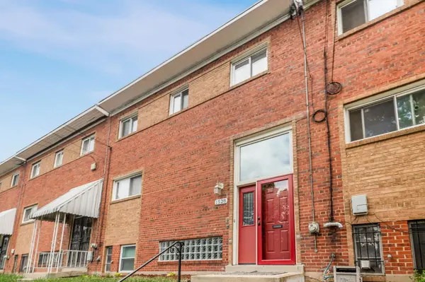 1528 W St NE, Washington, DC 20018