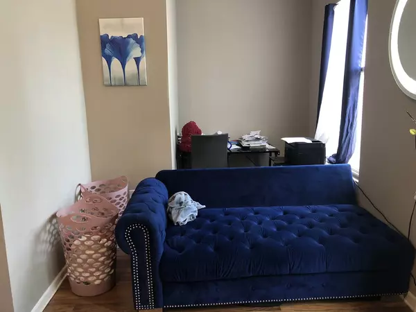 Chicago, IL 60637,6620 S Drexel Ave