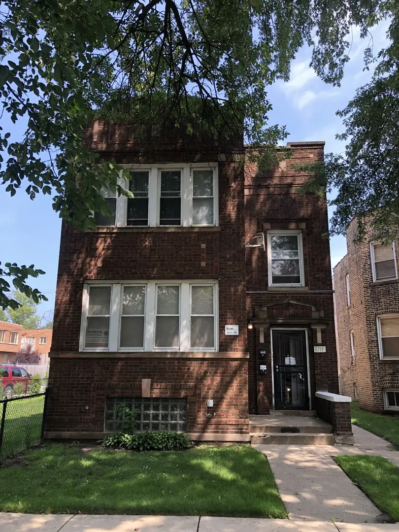 8711 S Kingston Ave, Chicago, IL 60617