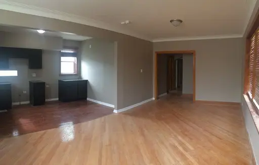 8711 S Kingston Ave, Chicago, IL 60617