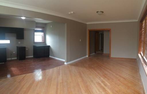 8711 S Kingston Ave, Chicago, IL 60617