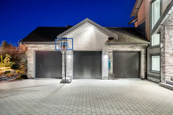 3855 159A St, Surrey, BC V3Z 0Y3