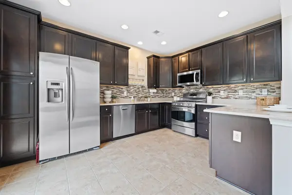 2456 Canterbury Ln North Brunswick, NJ 08902