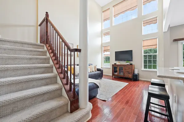 2456 Canterbury Ln North Brunswick, NJ 08902