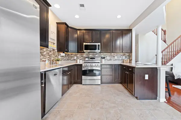 2456 Canterbury Ln North Brunswick, NJ 08902