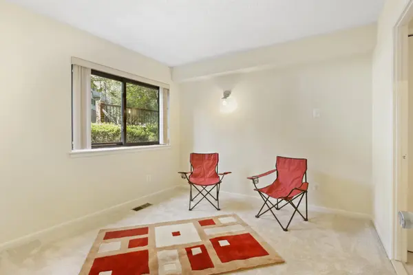 3027 Hawthorne Dr NE, Washington, DC 20017