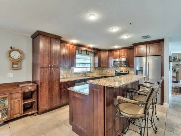 1036 SE 18th Pl, Cape Coral, FL 33990
