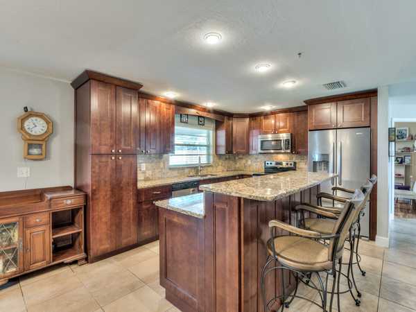 1036 SE 18th Pl, Cape Coral, FL 33990