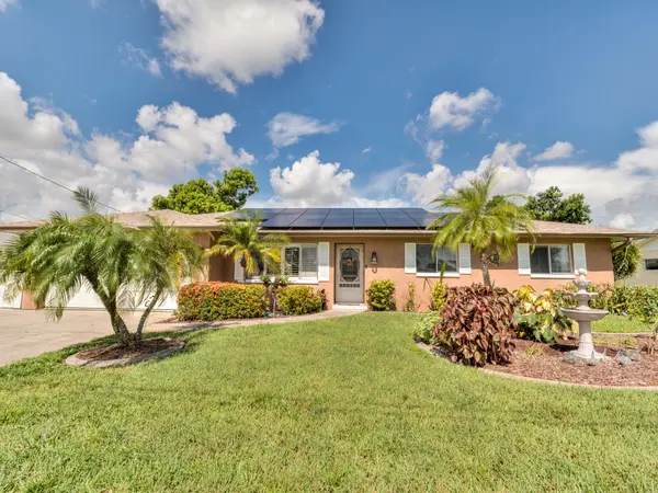 1036 SE 18th Pl, Cape Coral, FL 33990