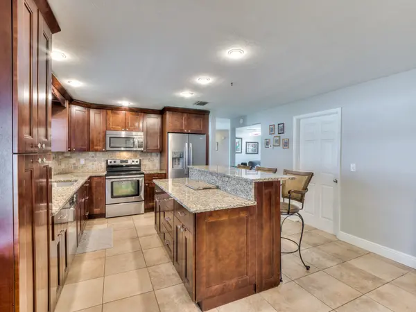 1036 SE 18th Pl, Cape Coral, FL 33990
