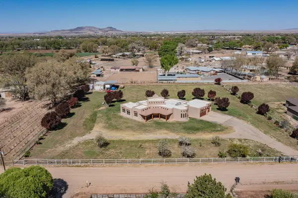 9 Mills Ln NE, Los Lunas, NM 87031