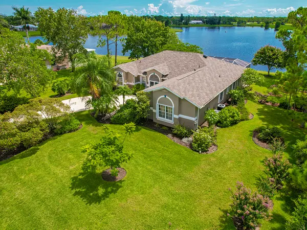 667 SE Stow Ter, Port St Lucie, FL 34984