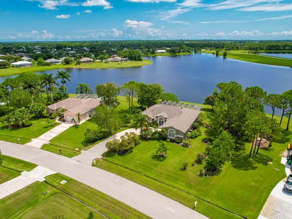 667 SE Stow Ter, Port St Lucie, FL 34984