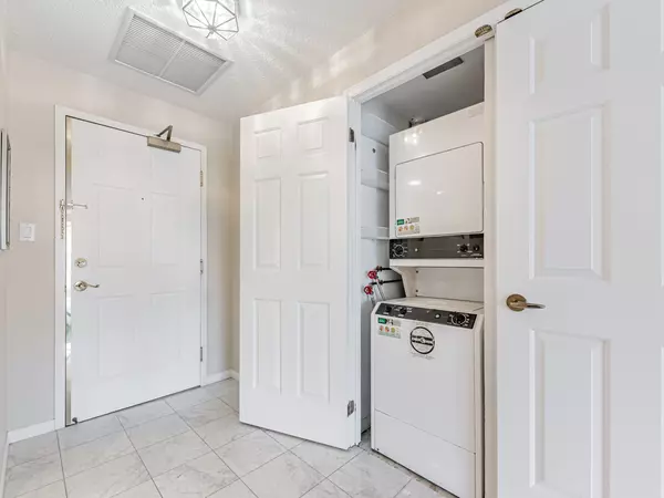 1818 Bayview Ave #407 Toronto, ON M4G 4G6