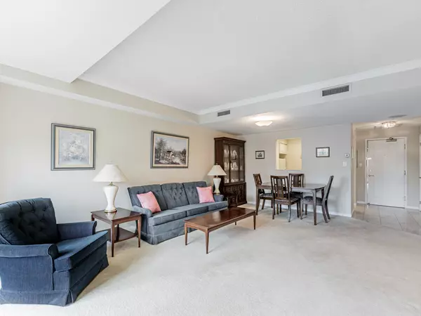 1818 Bayview Ave #407 Toronto, ON M4G 4G6