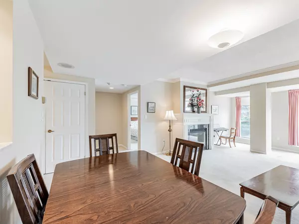 1818 Bayview Ave #407 Toronto, ON M4G 4G6