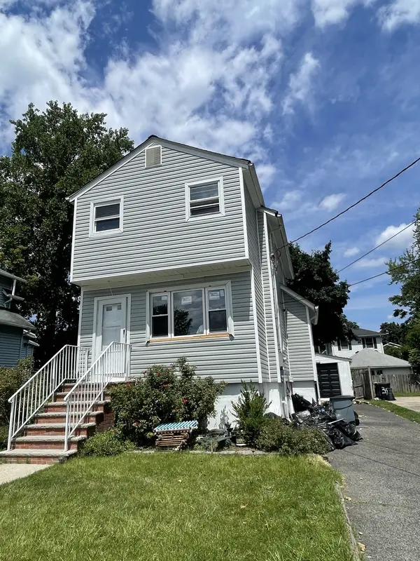34 Shadyside Ave, Dumont, NJ 07628