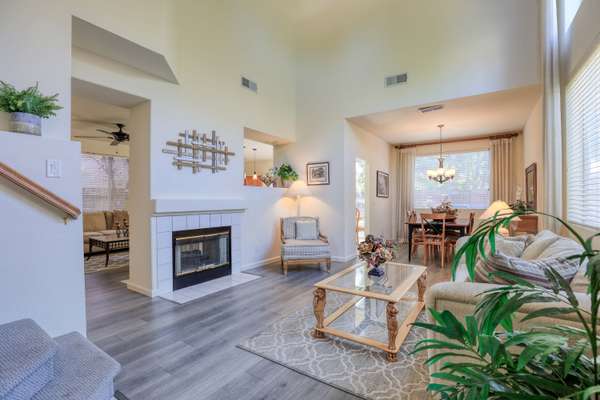 5622 Moonlight Way Elk Grove, CA 95758