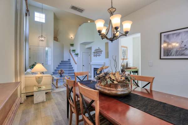 5622 Moonlight Way Elk Grove, CA 95758
