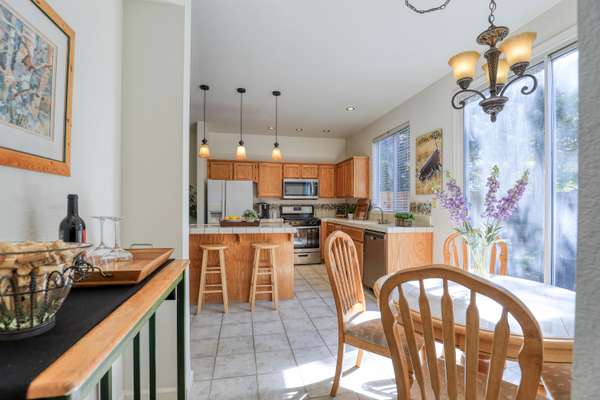 5622 Moonlight Way Elk Grove, CA 95758