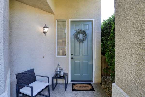 5622 Moonlight Way Elk Grove, CA 95758