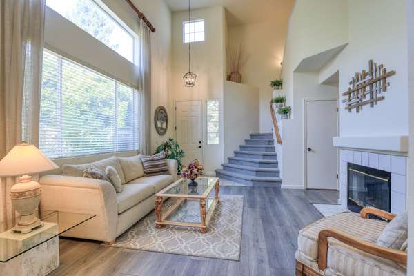 5622 Moonlight Way Elk Grove, CA 95758