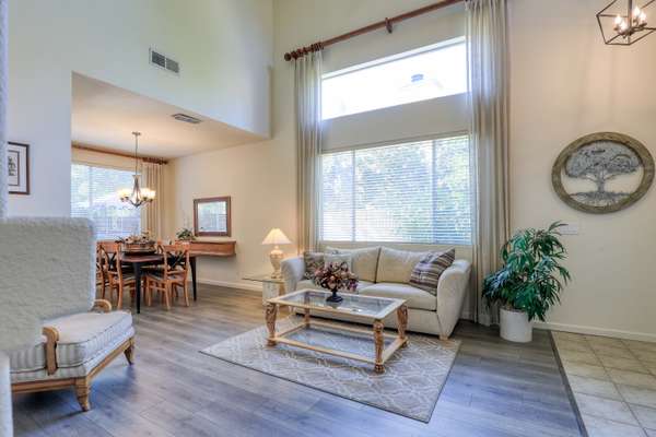 5622 Moonlight Way Elk Grove, CA 95758