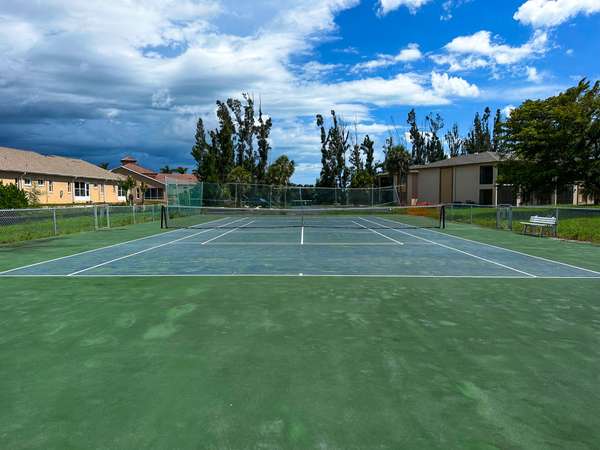 16881 Davis Rd #511, Fort Myers, FL 33908