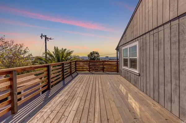 100 Hilborn St, Vallejo, CA 94590