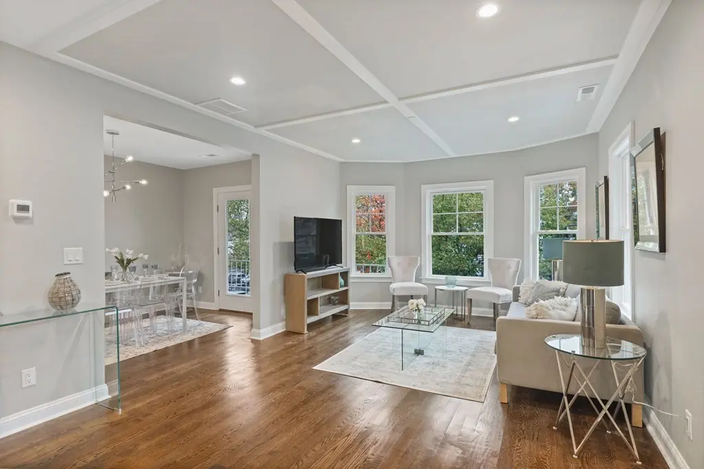 113 White St #2, Belmont, MA 02478
