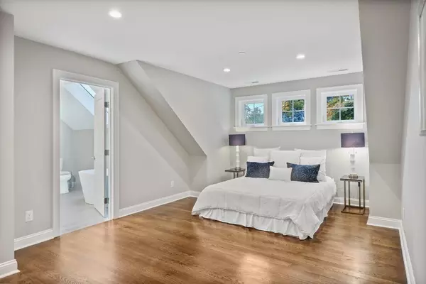 113 White St #2 Belmont, MA 02478