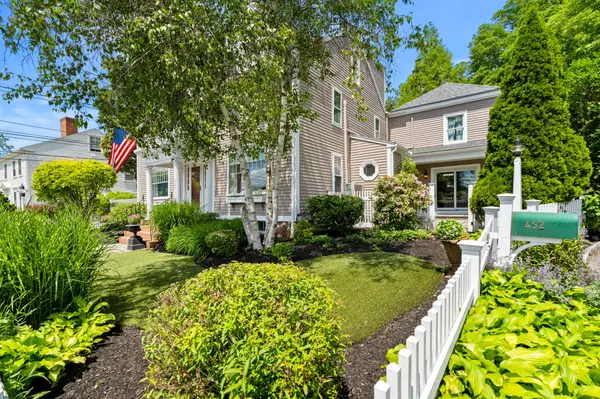 452 Main St, Amesbury, MA 01913