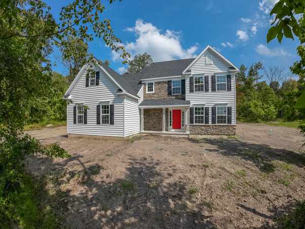 69 Old Douglass Dr, Douglassville, PA 19518