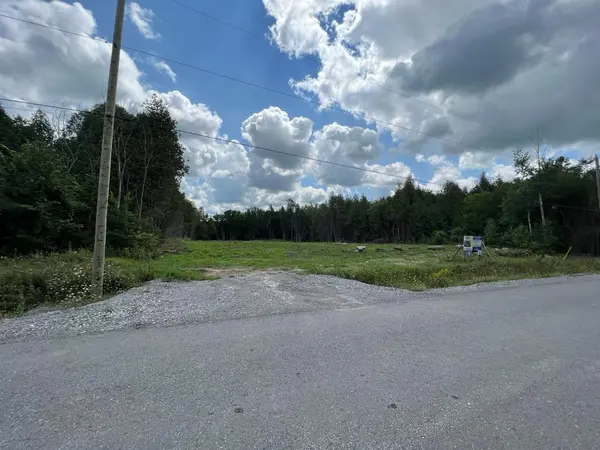 6244 Nick Adams Rd, Ottawa, ON K4P 1H2
