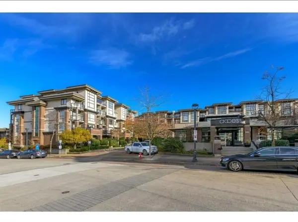 10866 City Pkwy #113, Surrey, BC V3T 5W9