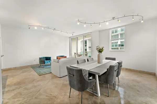 31 SE 5th St #4021, Miami, FL 33131