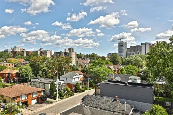 101 Locke St S #515, Hamilton, ON L8P 4A6