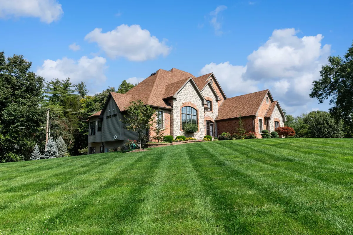 1 Georgetown Rd, Chesterfield, MO 63017