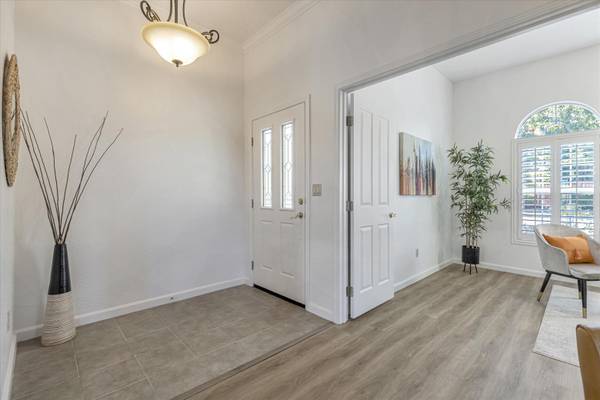 520 Crestfield Cir, Roseville, CA 95678