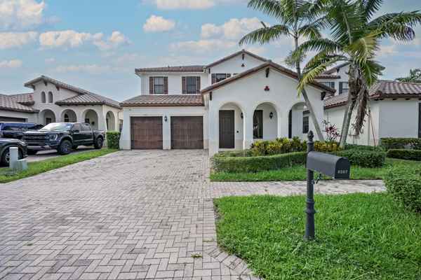 8507 NW 41st St, Cooper City, FL 33024