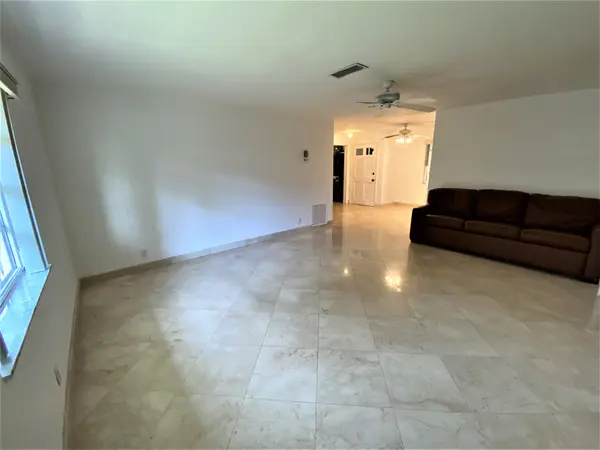 300 NW 42nd St, Boca Raton, FL 33431