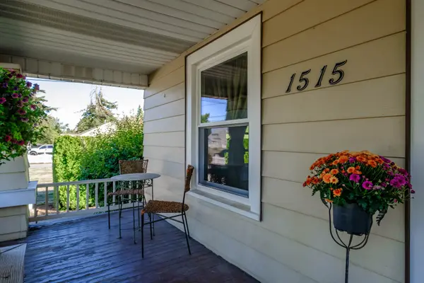 1515 Pine St, Silverton, OR 97381
