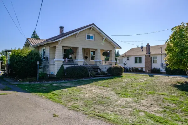 1515 Pine St, Silverton, OR 97381