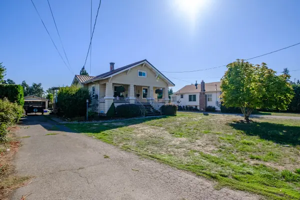 1515 Pine St, Silverton, OR 97381