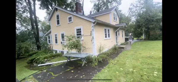 30 Sturgis St, Woburn, MA 01801