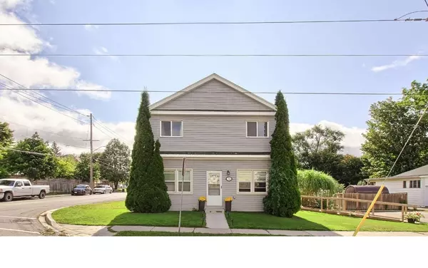 Halton Hills, ON L7G 2J7,24 John St #Upper