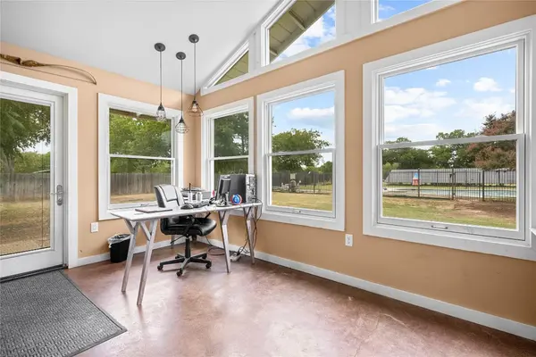 7325 Chapman Rd, North Richland Hills, TX 76182