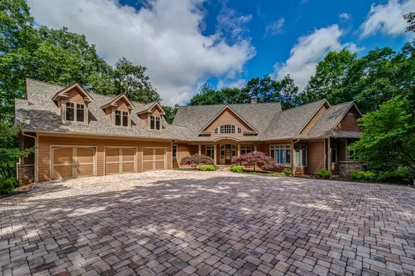 1090 Summit Dr E, Jasper, GA 30143