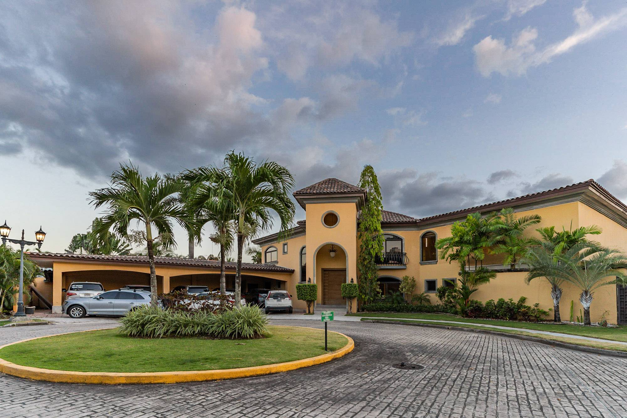 Homes for sale Antigua Costa del Este MLSA1695751528001 Me...