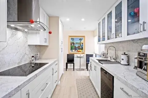 100 Coast Blvd, La Jolla, CA 92037